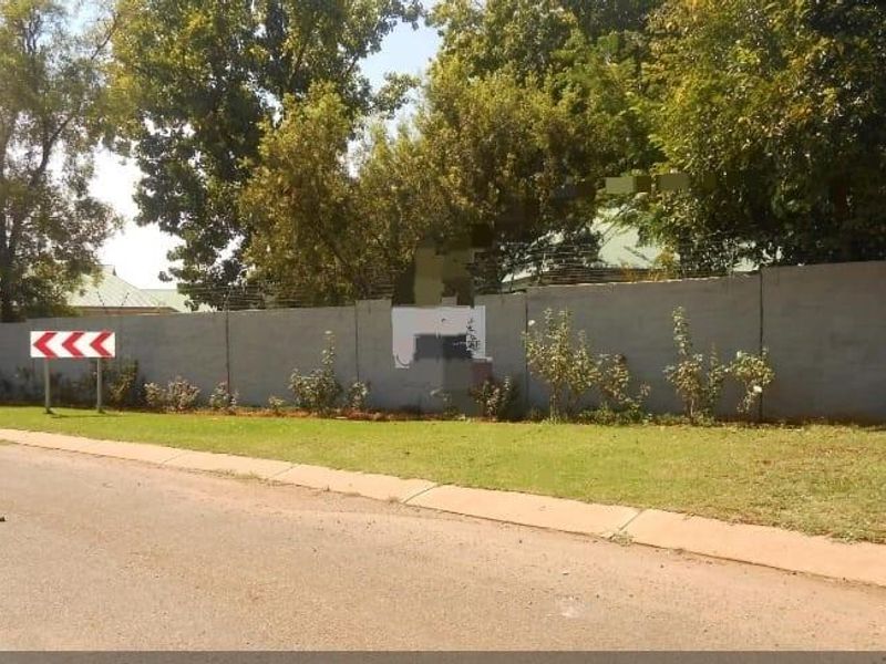 16 Bedroom Lodge For Sale in Equestria Pretoria Gauteng - Photo 3