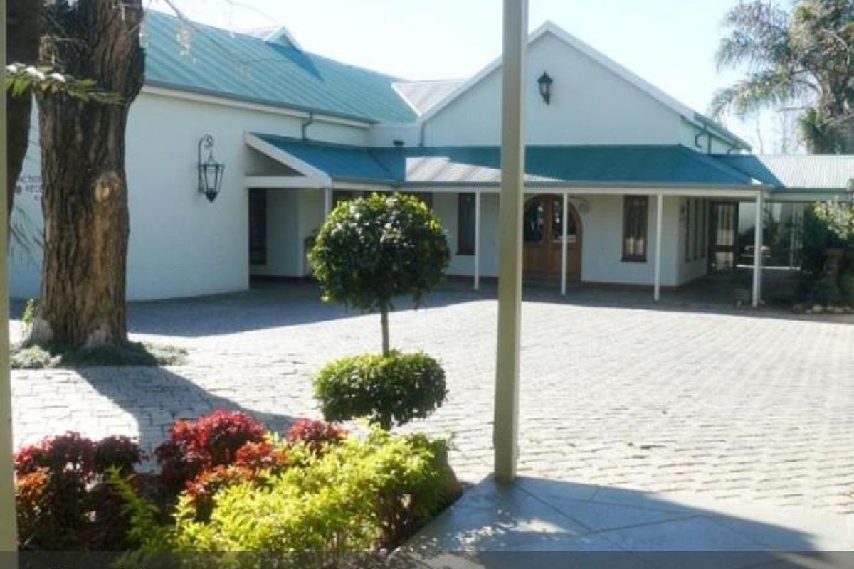 16 Bedroom Lodge For Sale in Equestria Pretoria Gauteng - Photo 5