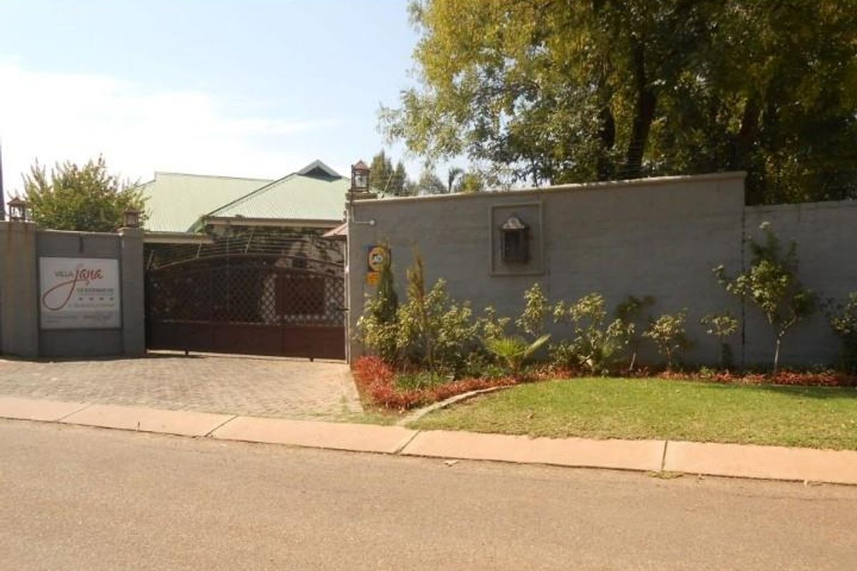 16 Bedroom Lodge For Sale in Equestria Pretoria Gauteng - Photo 2