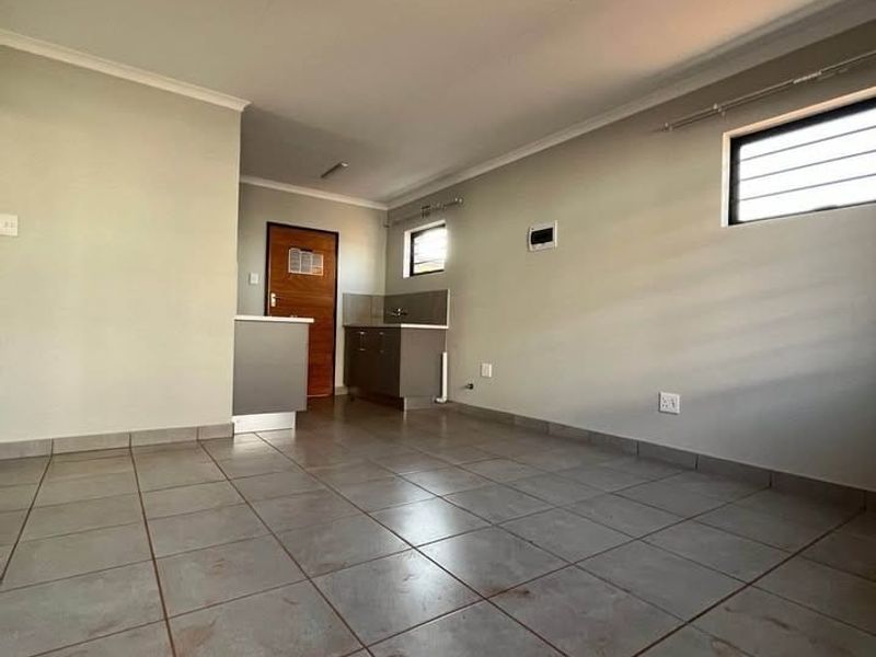 House To Rent in Protea Glen, Soweto - Photo 3