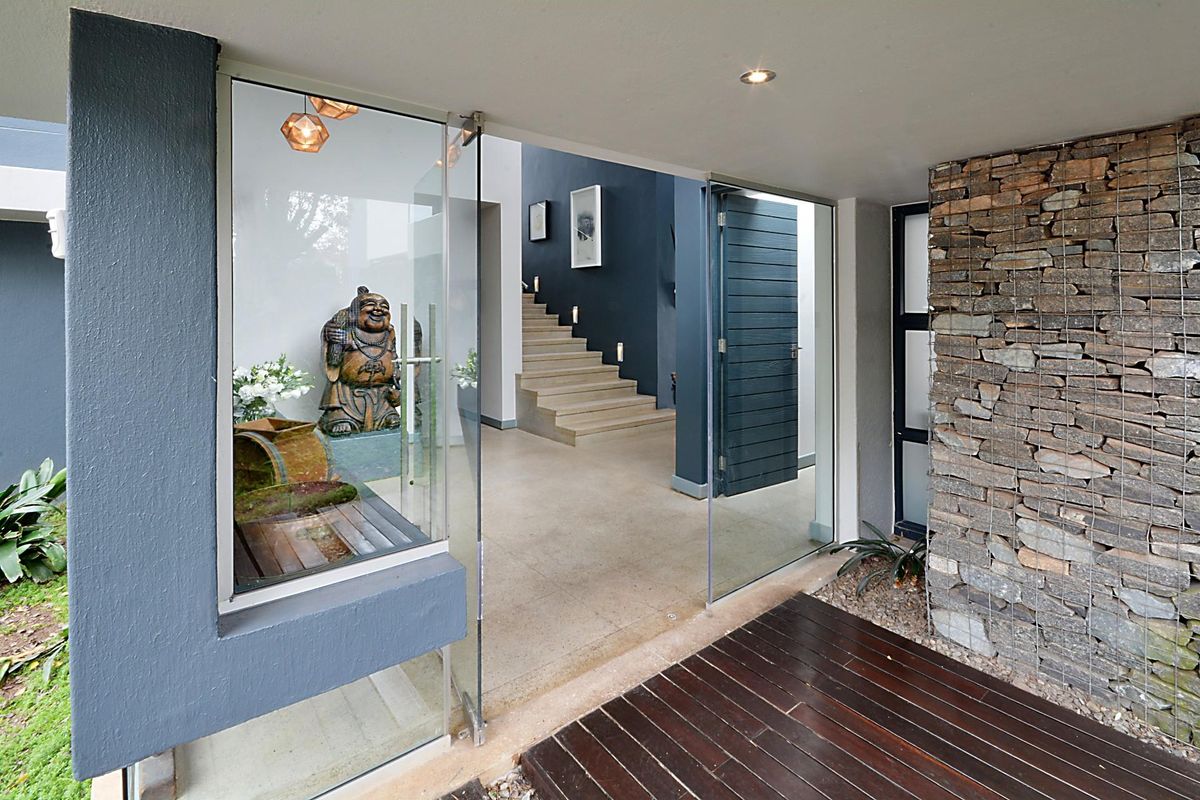 Contemporary Home on Waterfront stand in Dunblane Equestrian Lifestyle Estate - Photo 2