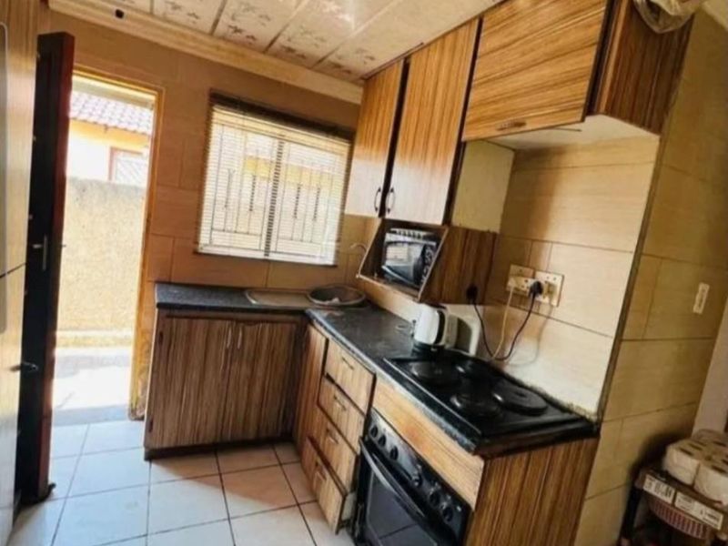 3 bedroom house available in Mabopane - Photo 6