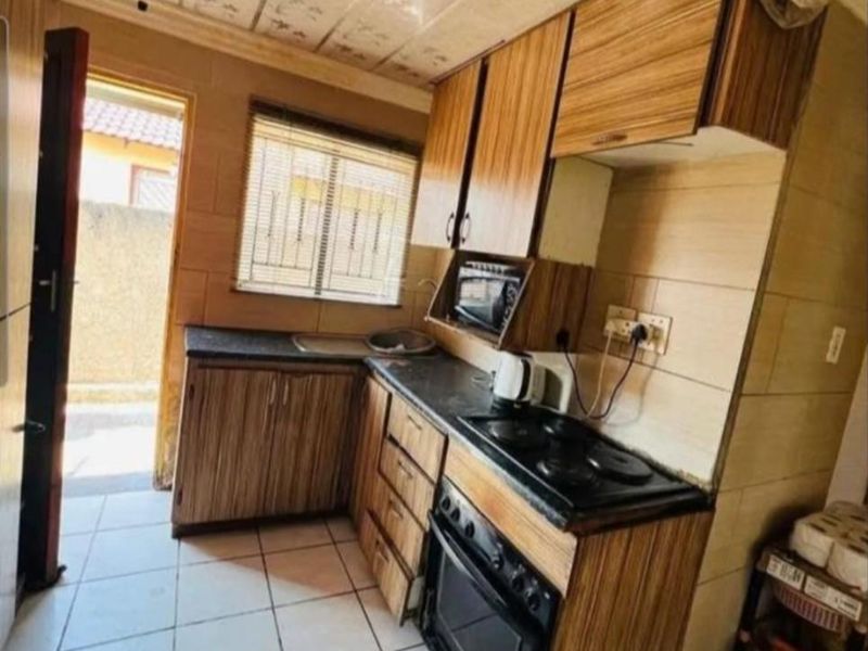 3 bedroom house available in Mabopane - Photo 7