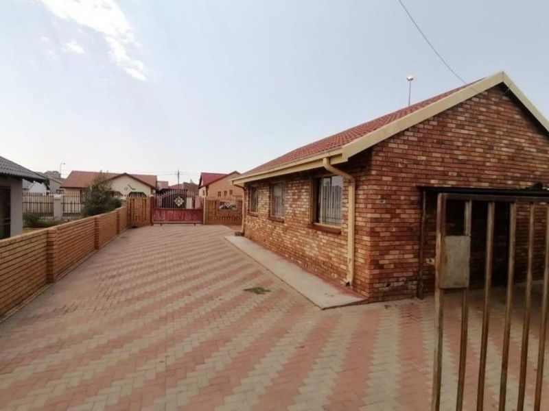 3 bedroom house available in Mabopane - Photo 5