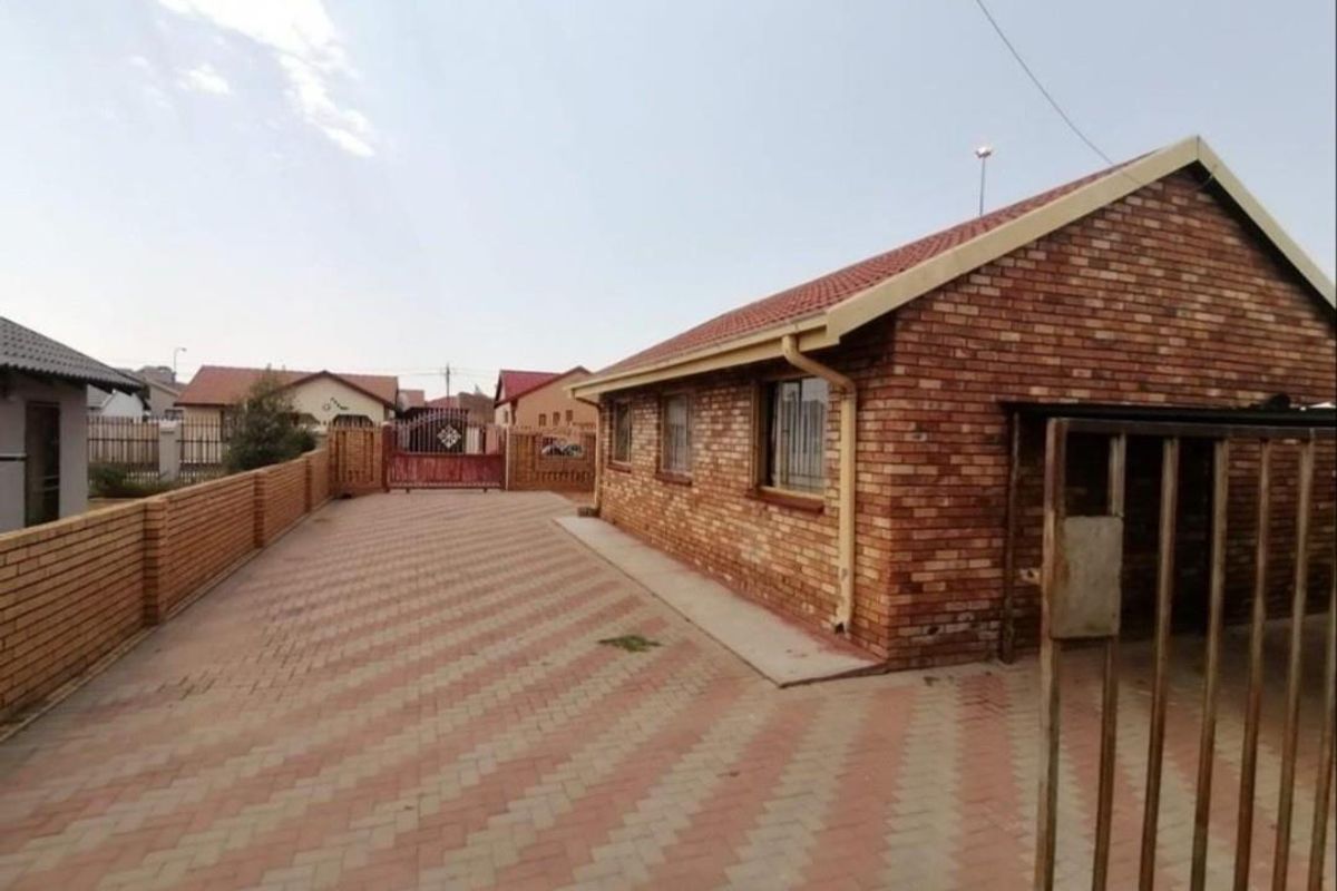 3 bedroom house available in Mabopane - Photo 5
