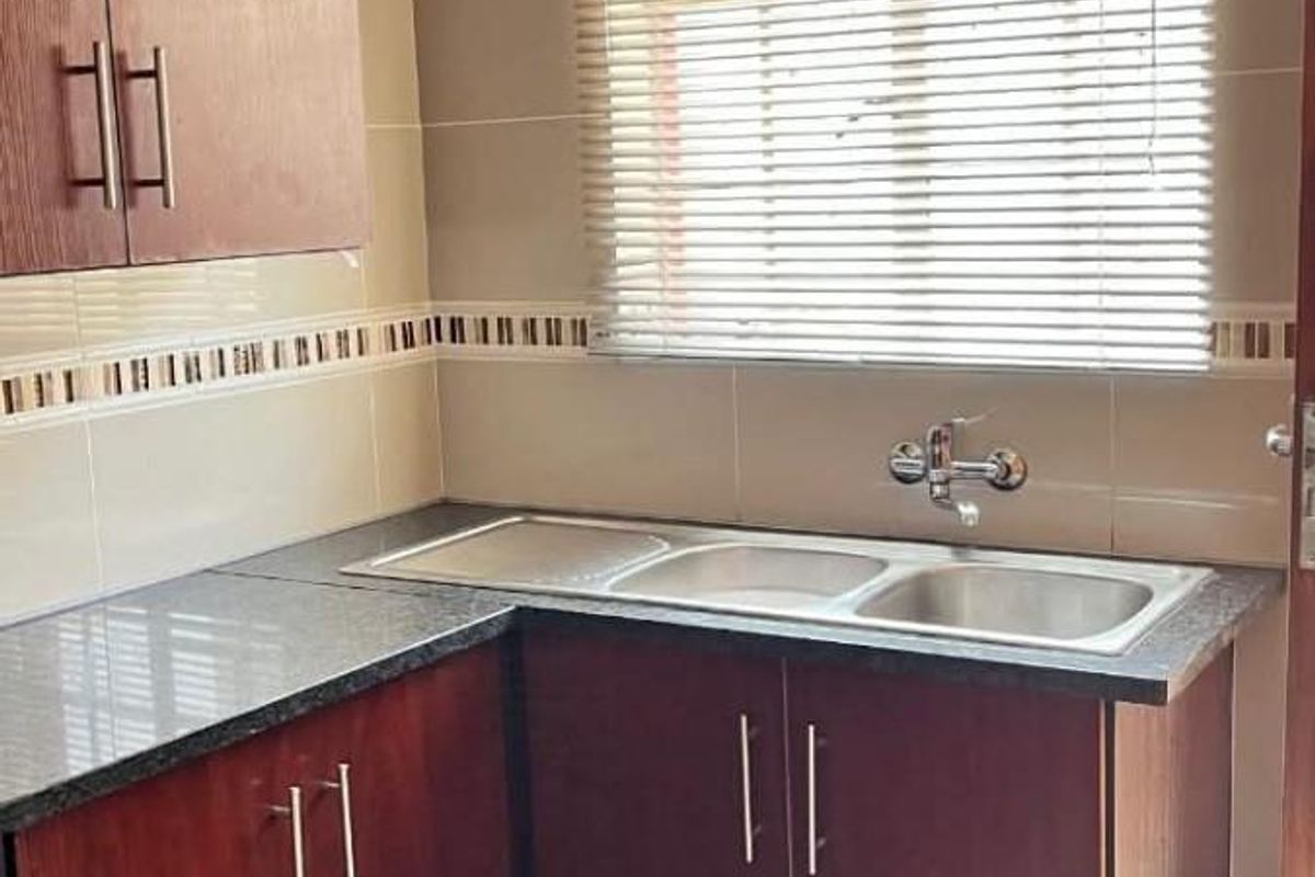 3 bedroom house available for rental in Amadasig Pretoria north - Photo 3