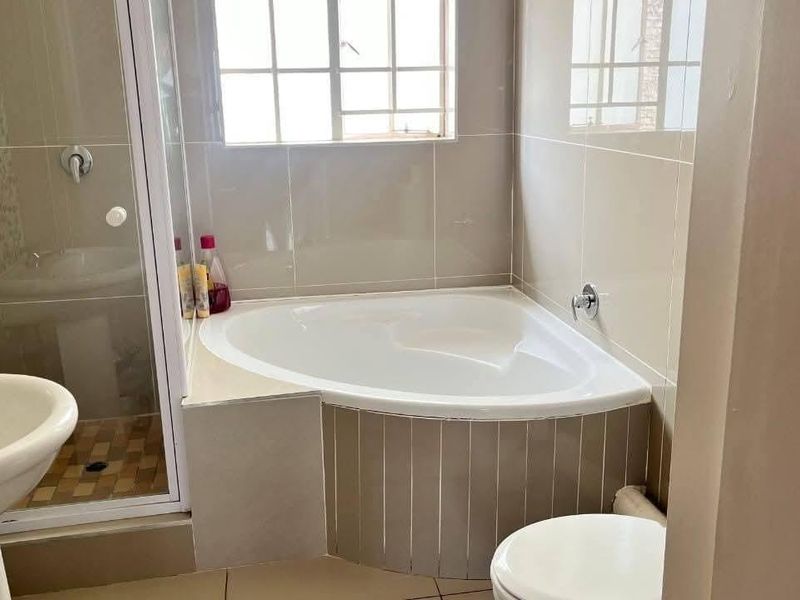 3 bedroom house available for rental in Amadasig Pretoria north - Photo 5