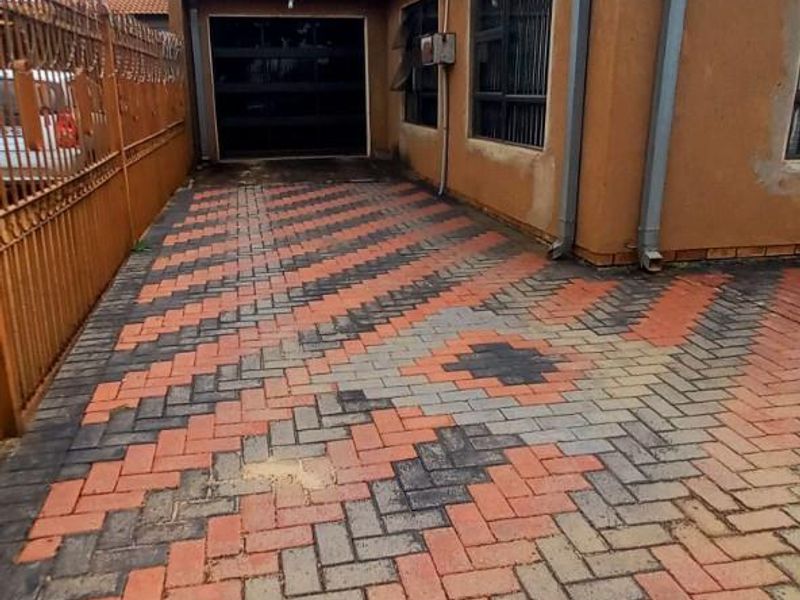 MORDEN FAMILY HOME FOR SALE IN GA-RANKUWA - Photo 8