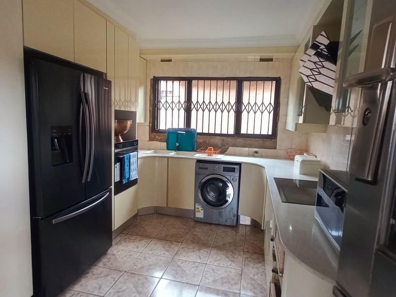 MORDEN FAMILY HOME FOR SALE IN GA-RANKUWA - Photo 10