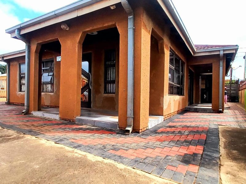 MORDEN FAMILY HOME FOR SALE IN GA-RANKUWA - Photo 3