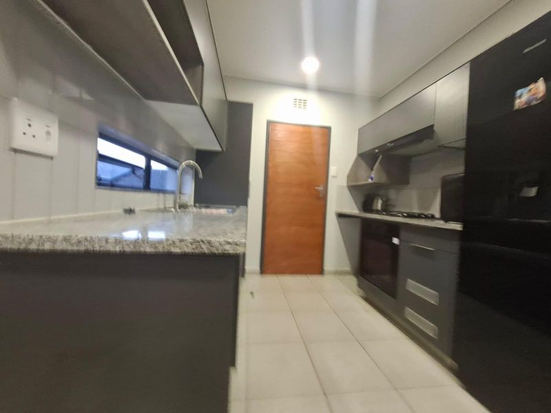 House For Sale in Leopard's Rest Security Estate, Albertsdal, Alberton - Photo 5
