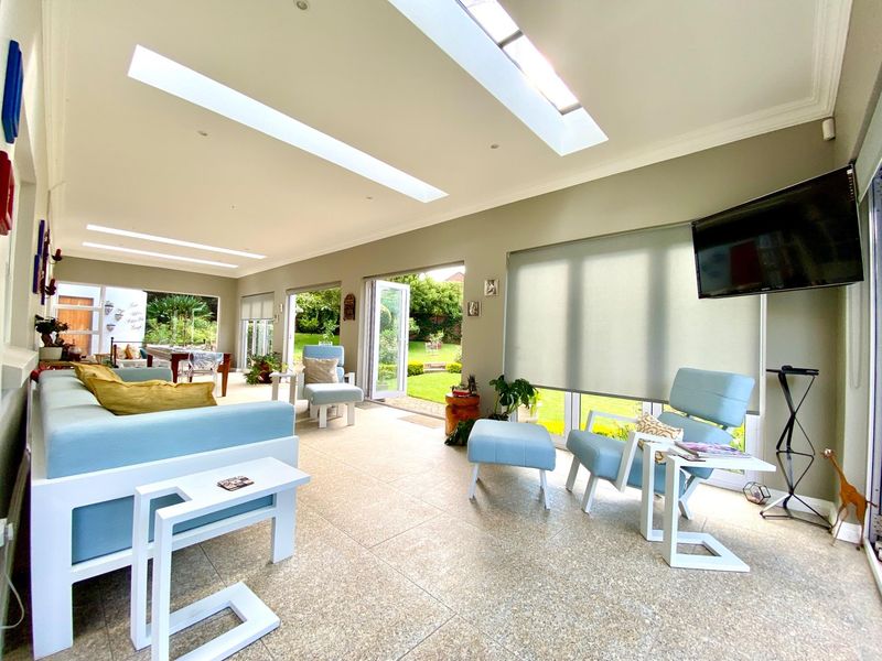 6 Bed Family House To Rent in Emmarentia, Johannesburg - Photo 8