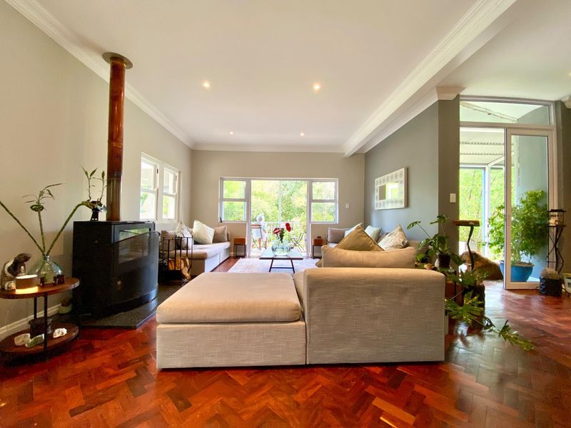6 Bed Family House To Rent in Emmarentia, Johannesburg - Photo 6