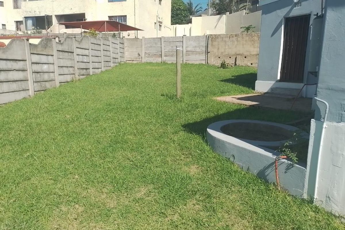 Online Timed Auction | Two-Bedroom Coastal Home in Lawrence Rocks, Margate - Photo 3