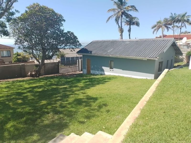 Online Timed Auction | Two-Bedroom Coastal Home in Lawrence Rocks, Margate - Photo 2