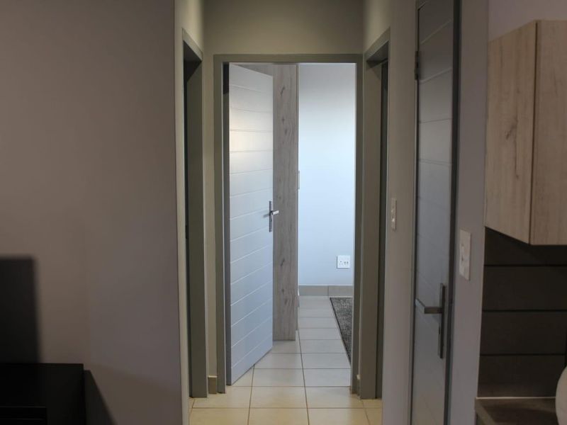 Secured apartment for sale in Sinoville, Pretoria - Photo 10