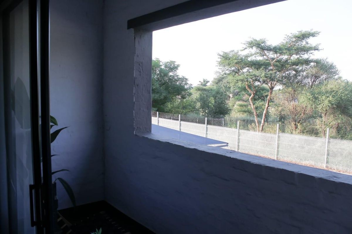Secured apartment for sale in Sinoville, Pretoria - Photo 3