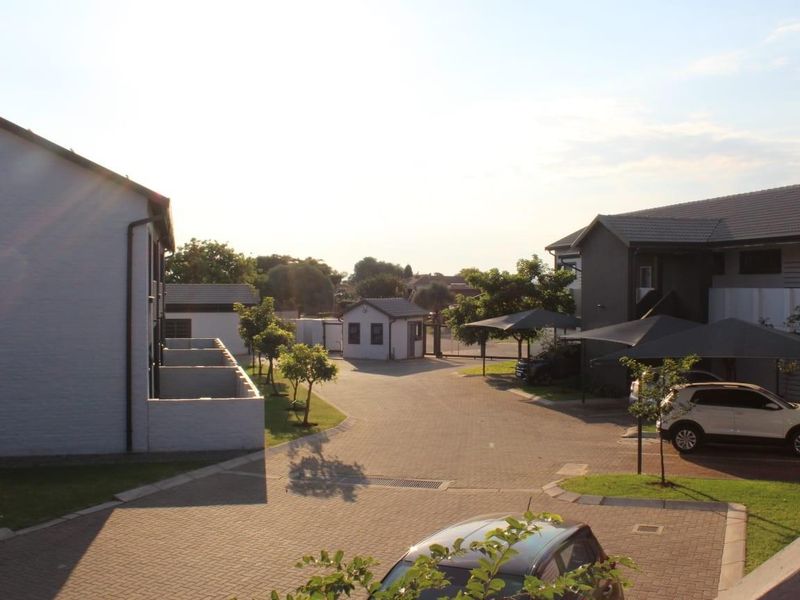 Secured apartment for sale in Sinoville, Pretoria - Photo 1