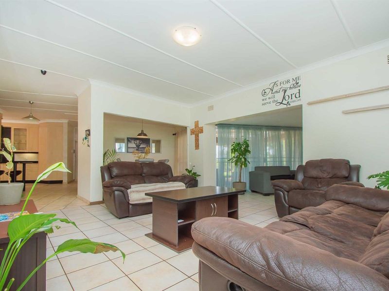 The Ultimate Family Home in Florida Park - Photo 6