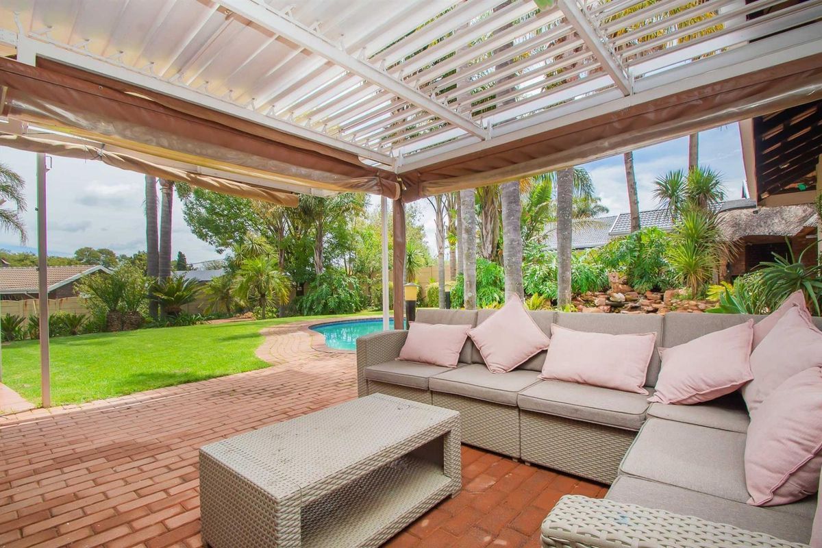 The Ultimate Family Home in Florida Park - Photo 2