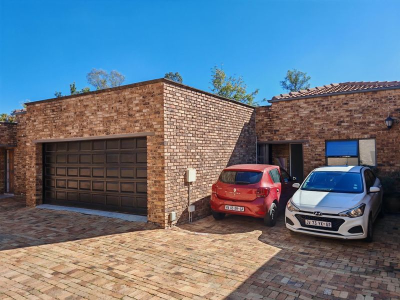 Townhouse To Rent in Northwold, Randburg - Photo 5