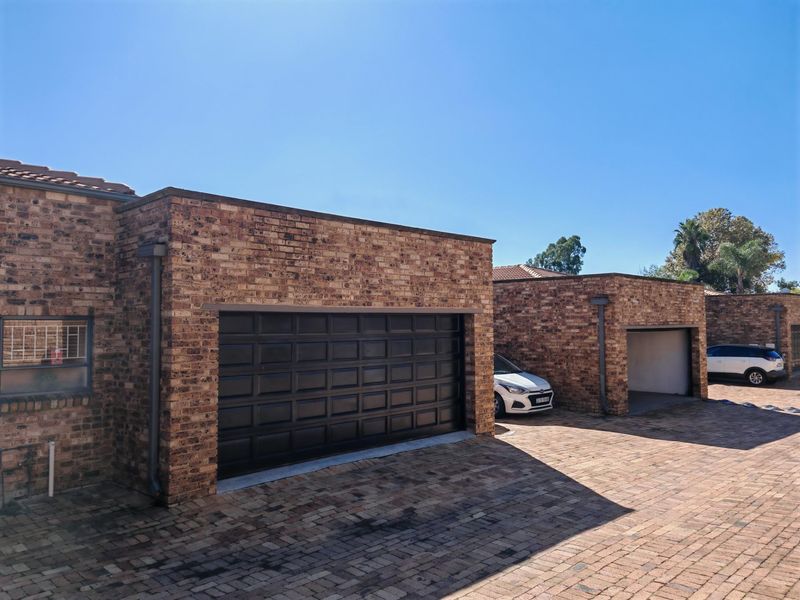 Townhouse To Rent in Northwold, Randburg - Photo 4