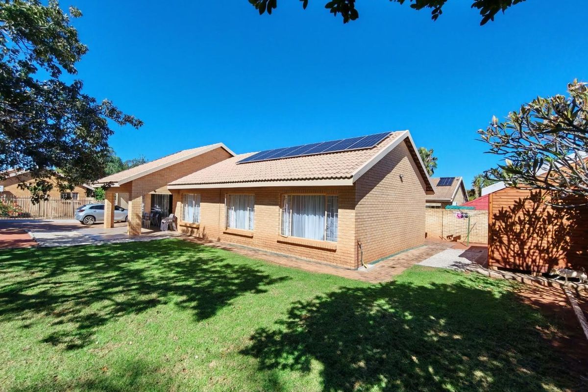 Beautifully Maintained 3-Bedroom Townhouse for sale in a Secure, Well-Managed Complex - Bela Bela - Photo 4