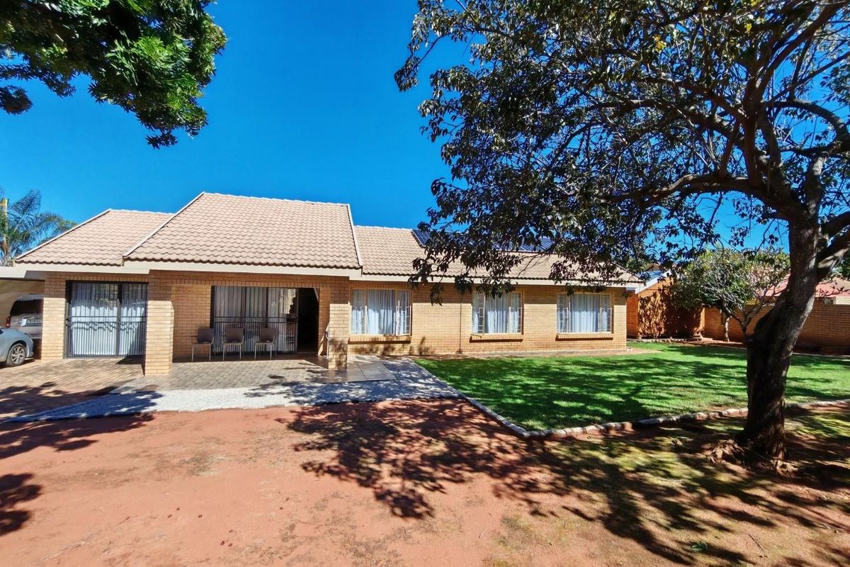 Beautifully Maintained 3-Bedroom Townhouse for sale in a Secure, Well-Managed Complex - Bela Bela - Photo 2