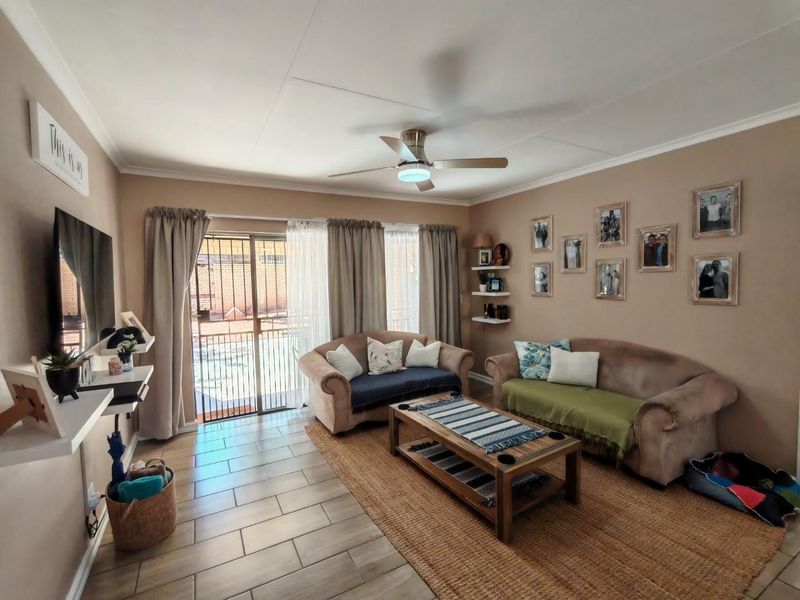 Beautifully Maintained 3-Bedroom Townhouse for sale in a Secure, Well-Managed Complex - Bela Bela - Photo 10