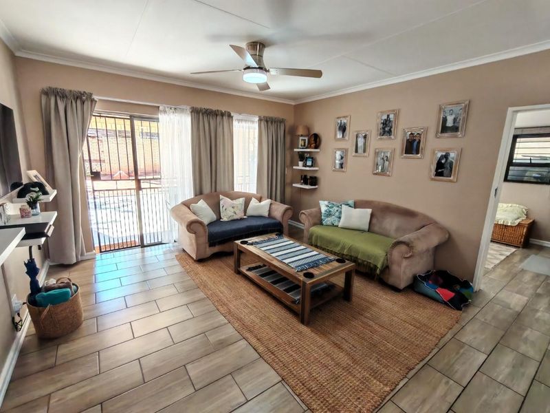 Beautifully Maintained 3-Bedroom Townhouse for sale in a Secure, Well-Managed Complex - Bela Bela - Photo 9