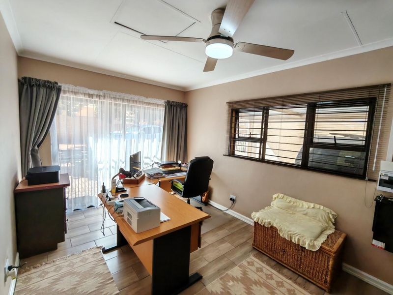 Beautifully Maintained 3-Bedroom Townhouse for sale in a Secure, Well-Managed Complex - Bela Bela - Photo 6