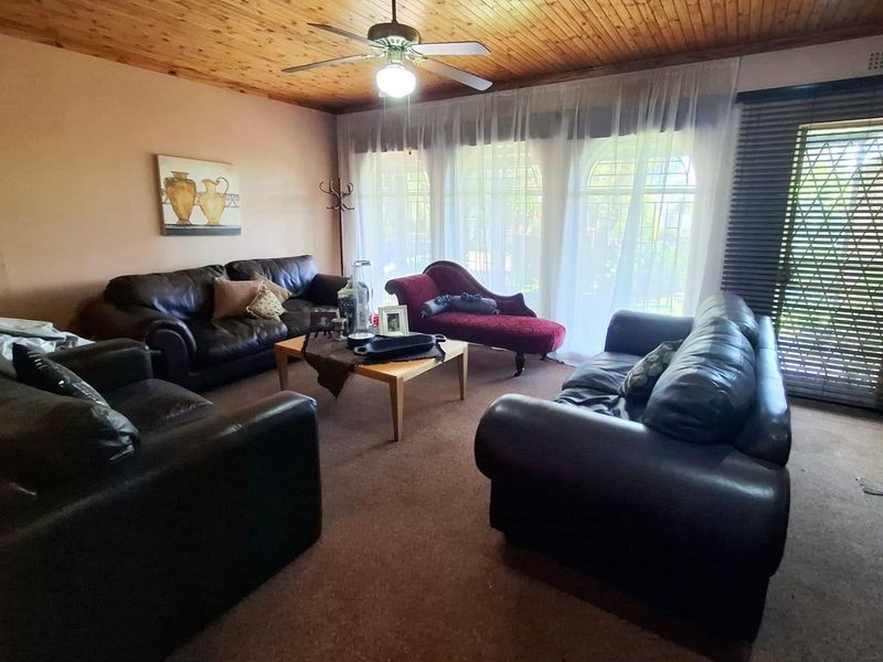 Where family living meets effortless entertaining - In the heart of Kanonkop - Photo 9