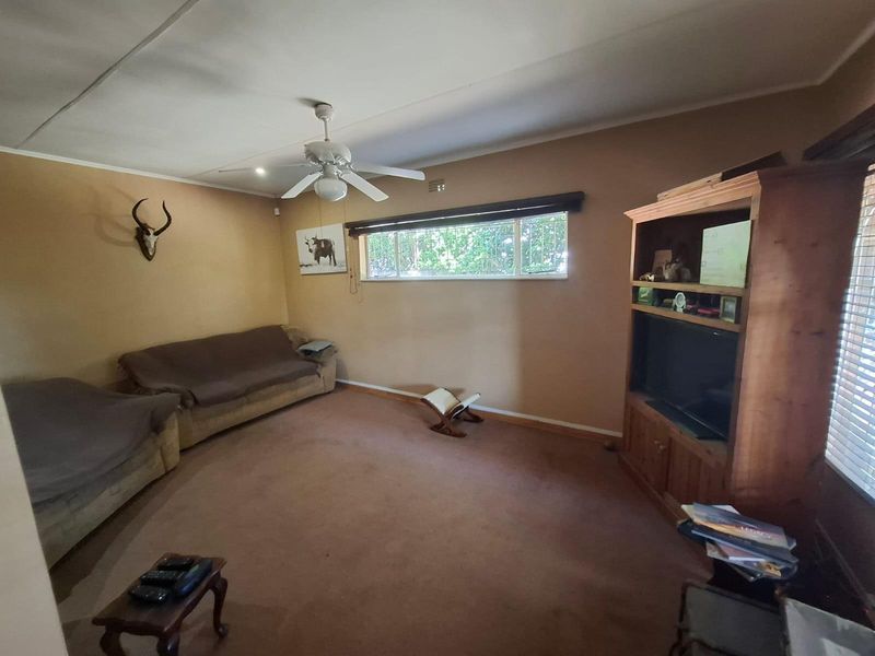 Where family living meets effortless entertaining - In the heart of Kanonkop - Photo 8