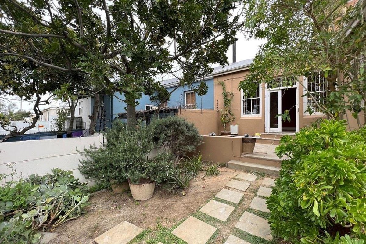 Three Bedroom Victorian House To Rent in Observatory - Photo 2