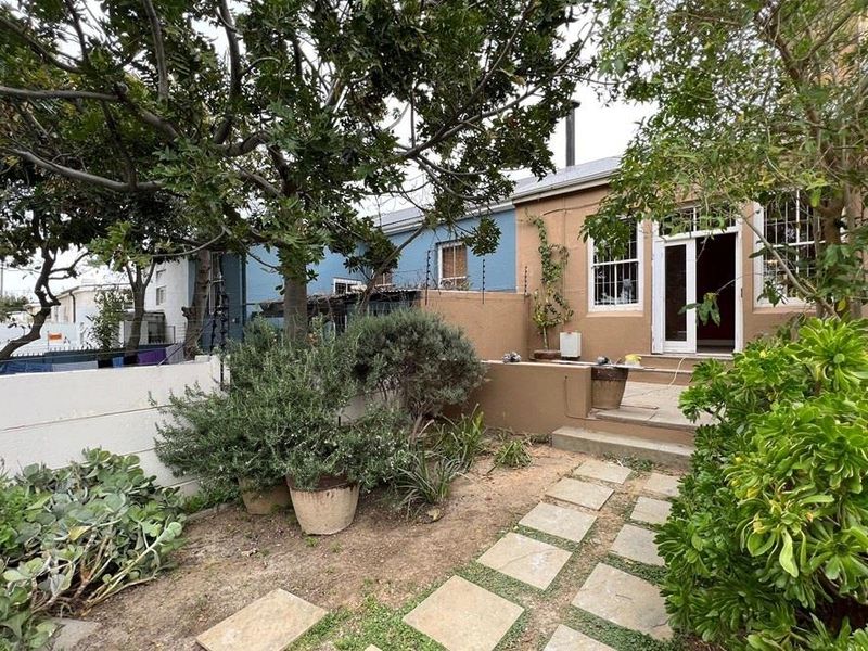 Three Bedroom Victorian House To Rent in Observatory - Photo 2