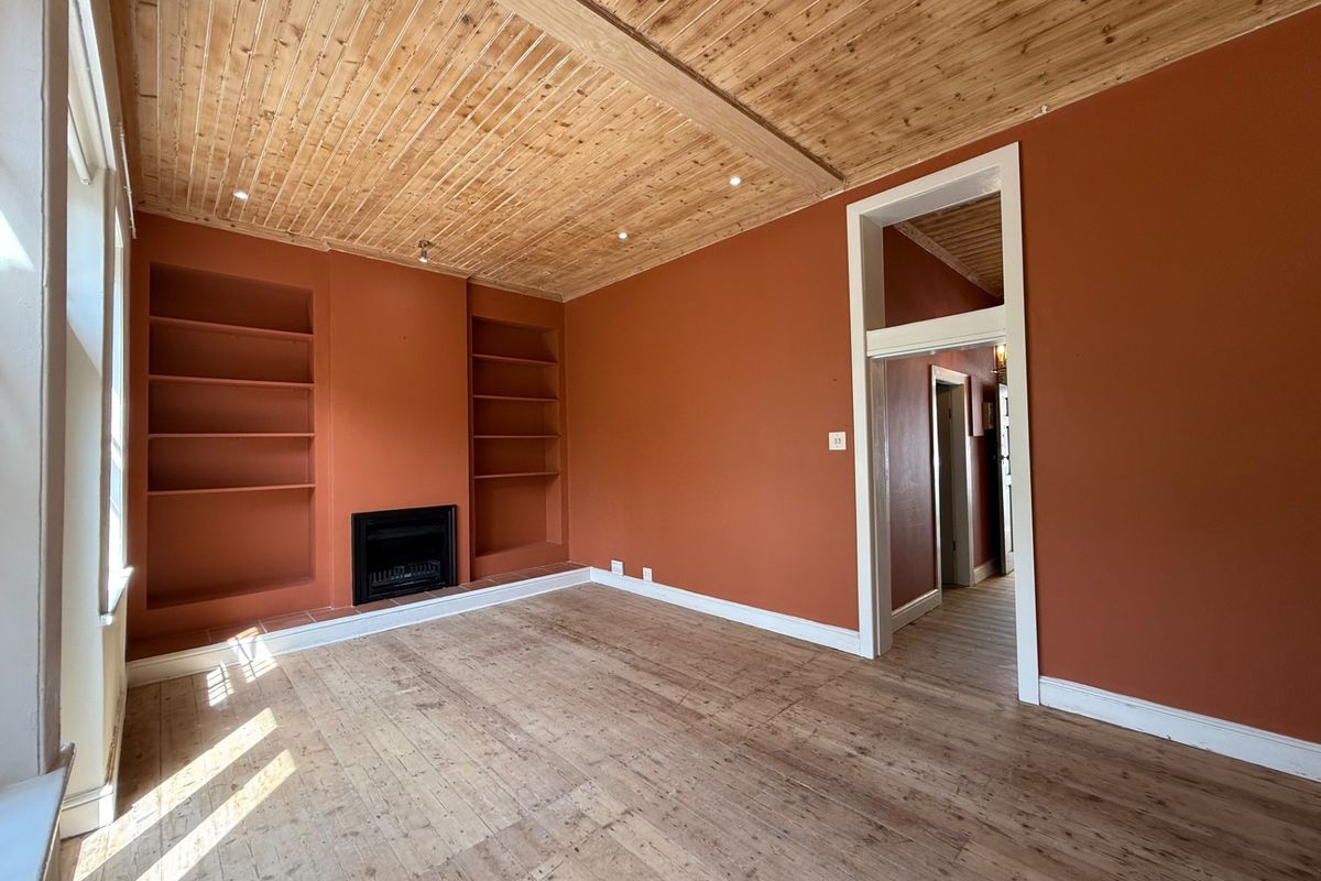 Three Bedroom Victorian House To Rent in Observatory - Photo 2