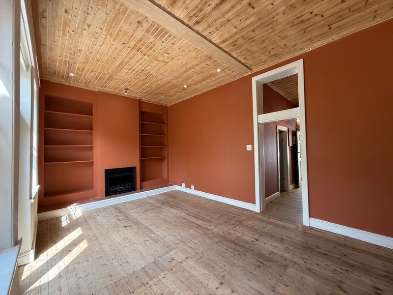 Three Bedroom Victorian House To Rent in Observatory - Photo 2