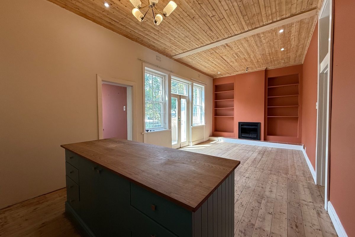 Three Bedroom Victorian House To Rent in Observatory - Photo 5
