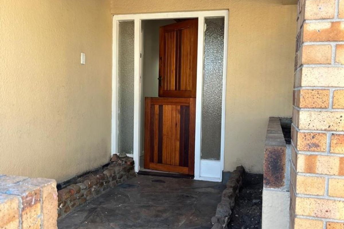 Spacious Family Home with Income-Generating Potential in Glenlily, Goodwood! - Photo 5