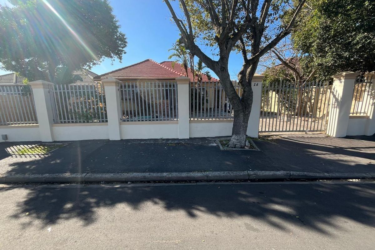 Spacious Family Home with Income-Generating Potential in Glenlily, Goodwood! - Photo 3