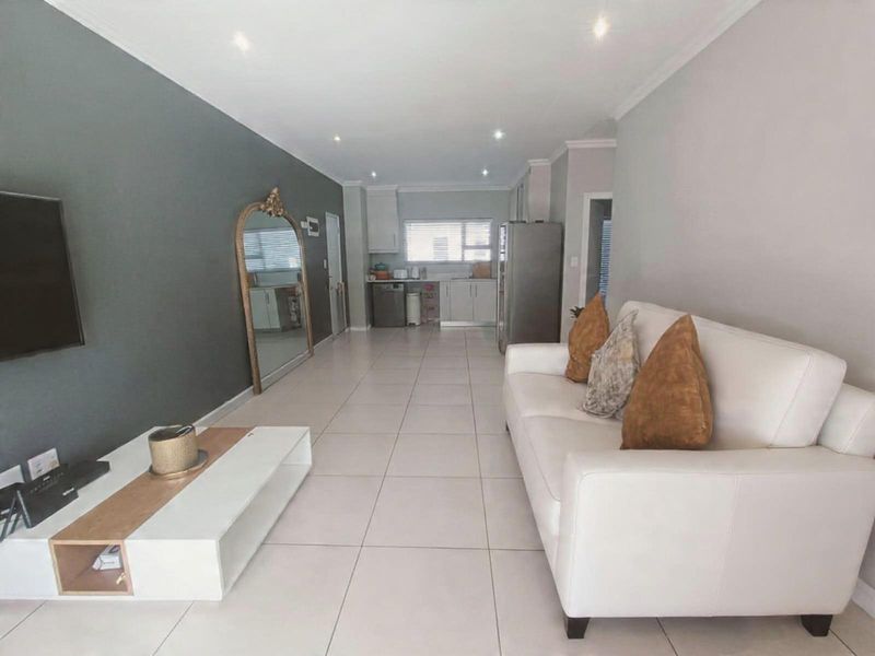 Apartment To Rent in Emberton Estate, Gillitts, Kloof, KwaZulu Natal - Photo 3