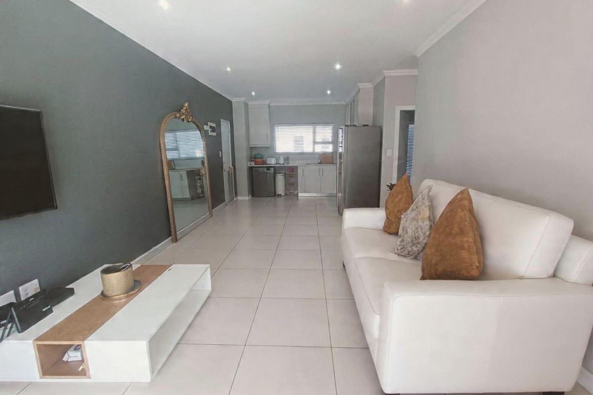 Apartment To Rent in Emberton Estate, Gillitts, Kloof, KwaZulu Natal - Photo 3