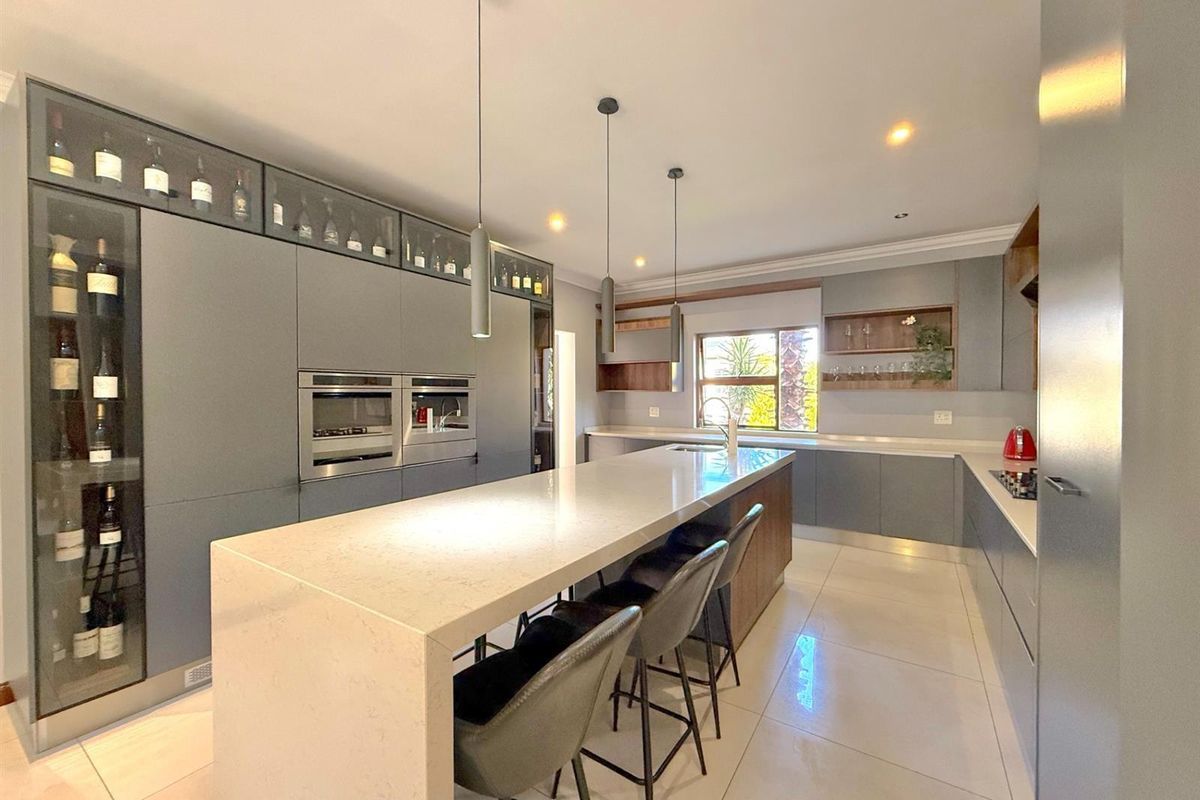 Contemporary Elegance on a Prime Corner Stand in Dainfern Valley Estate - Photo 3