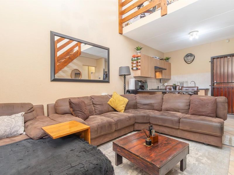 Renovated 2-Bedroom Loft Apartment with Private Garden in Honeypark, Roodepoort - Photo 8