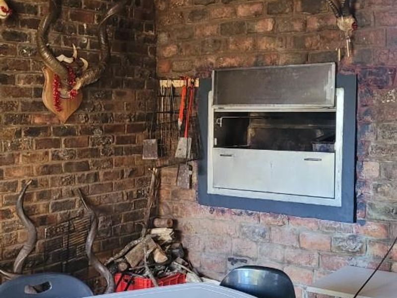 10.1 HA Farm for sale,with 5 Bedroom family home and Flatlet For Sale in Greenbushes,PE - Photo 6