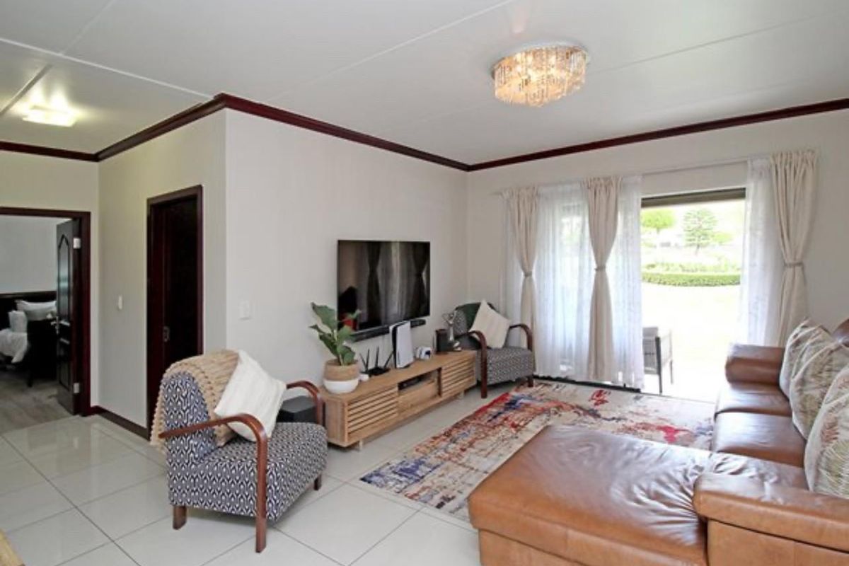 2 bedroom Apartment For Sale in Summerset, Midrand - Photo 5