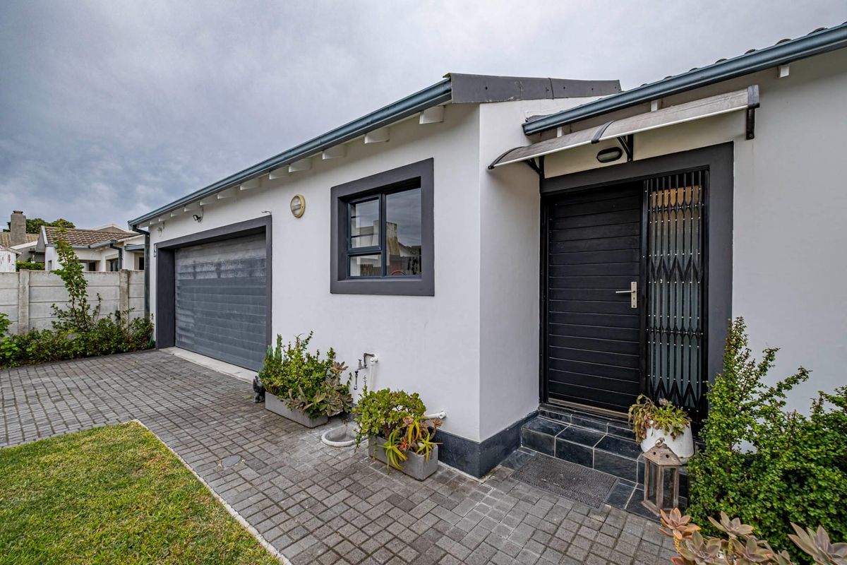 2 Bedroom House For Sale in Mount Pleasant - Photo 3
