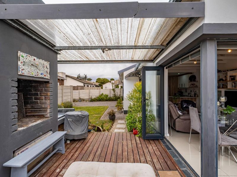 2 Bedroom House For Sale in Mount Pleasant - Photo 9