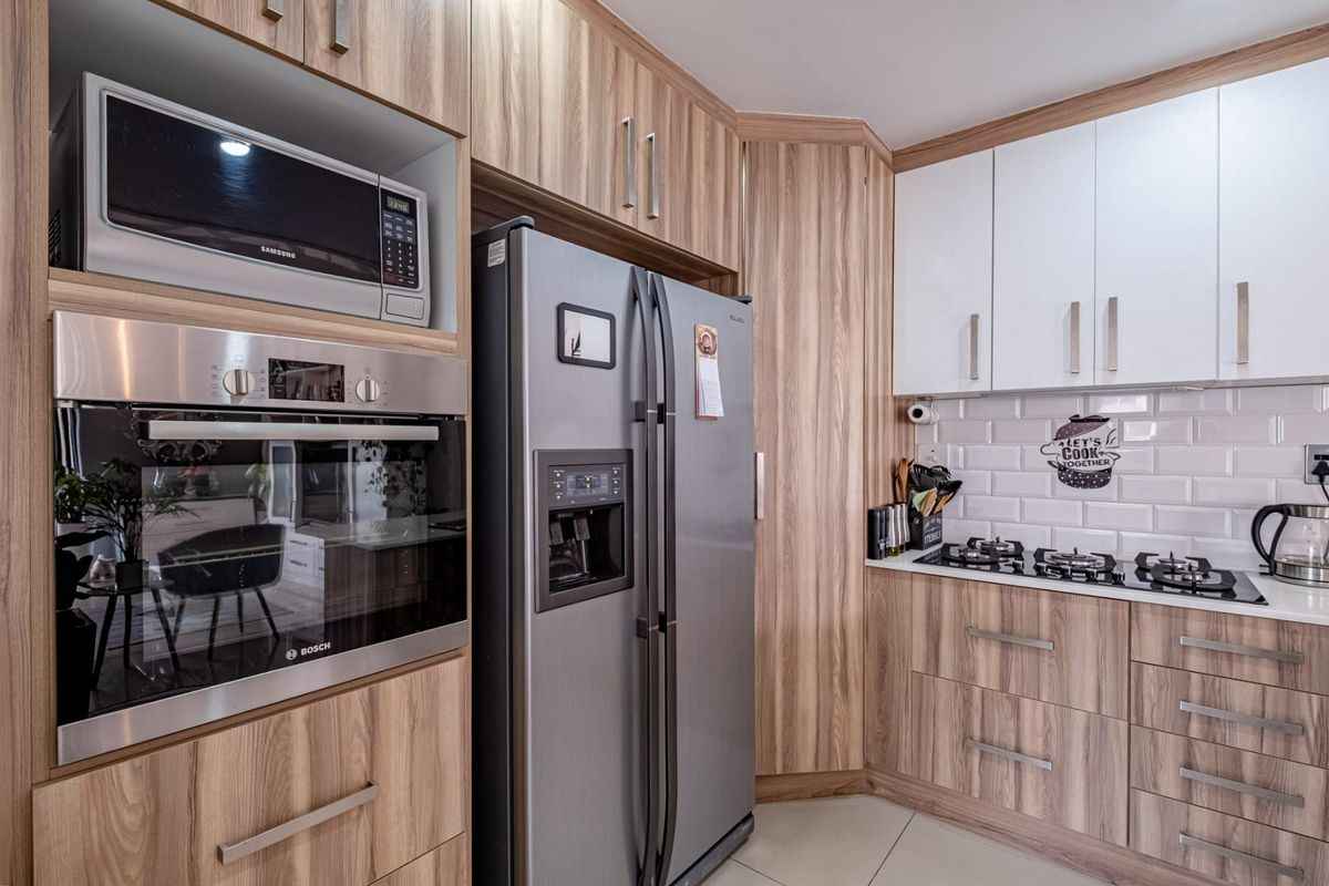 2 Bedroom House For Sale in Mount Pleasant - Photo 5