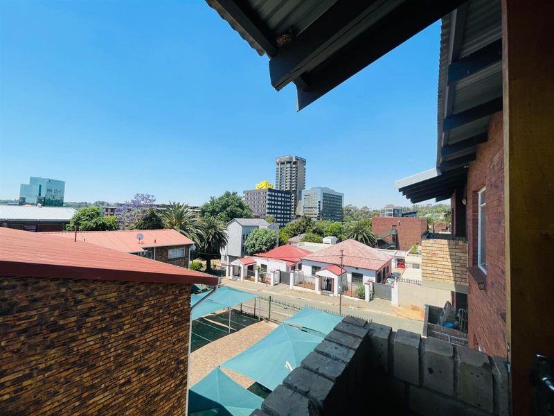 Apartment to Let in Auckland Park, Johannesburg - Photo 6